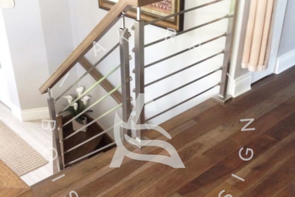 escalier-rampe-poteaux-barres-acier-akira-logoA37BD08C-1743-DB95-55C7-54054BCBF22C.jpg