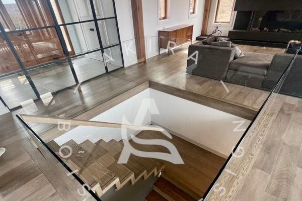 akira-logo-escalier-standard-marche-nez-rapporte-erable-rampe-rainure-garde-corps-verre7918B551-884C-F4A2-A14F-4E3A1EC0CE0E.jpg