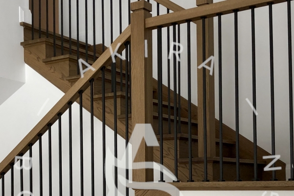 escalier-sur-mesure-laurentides-chene-blanc-rampe-poteaux-bois-barreaux-acier-akira-logoBEFF4E77-1989-8930-3CC0-BF9475EBC51E.jpg